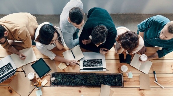 trabajadores en empresa requisitos caes