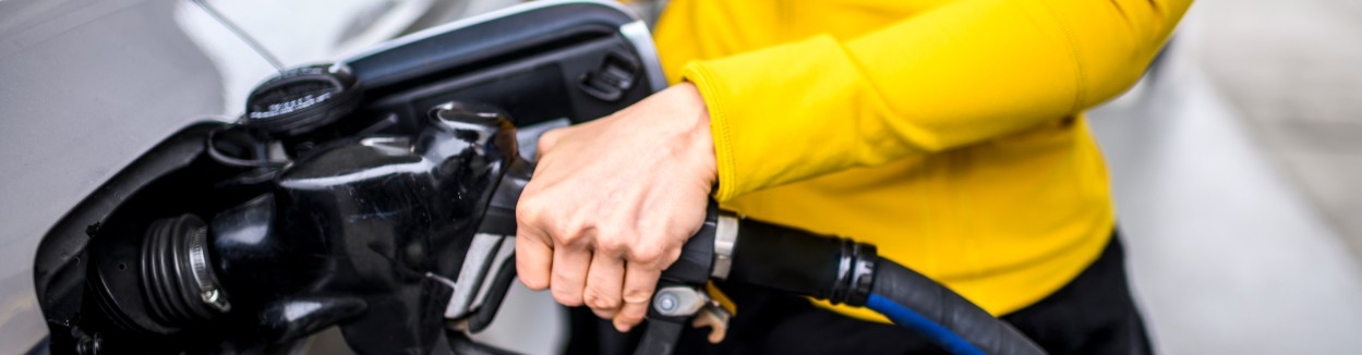 ¿Se puede usar el móvil en una gasolinera?  