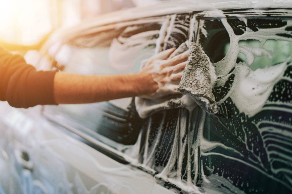 Cómo limpiar el coche: la guía completa