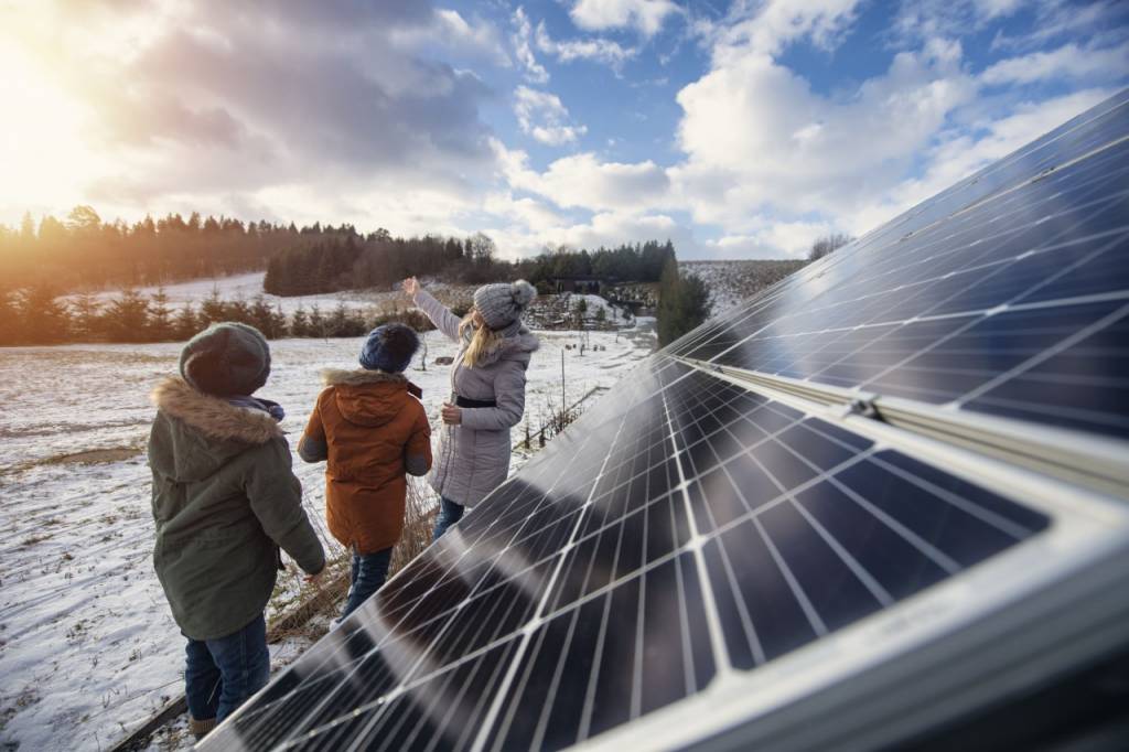 ¿Cómo maximizar el rendimiento de tus placas solares en invierno?  