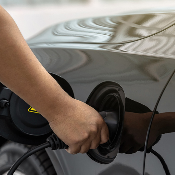 Ahora puedes recargar tu vehículo eléctrico en nuestras estaciones de servicio Repsol 