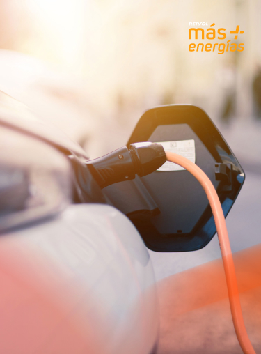 Recarga ahora gratis tu coche eléctrico por ser cliente de Repsol Luz y Gas